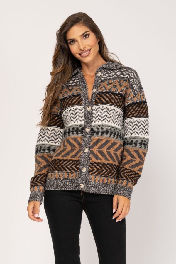 CHAQUETA RAYAS ABOTONADA Y CUELLO SOLAPADO