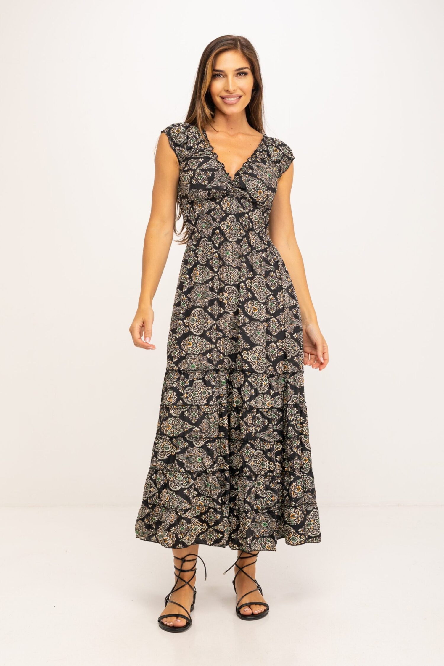 VESTIDO LARGO ESTAMPADO CUELLO EN V, TIRANTE ANCHO ENGOMADO, CORTE BAJO PECHO Y NIDO DE ABEJA EN CINTURA, PARTE BAJA CON VOLANTES DESDE CADERA AL BAJO