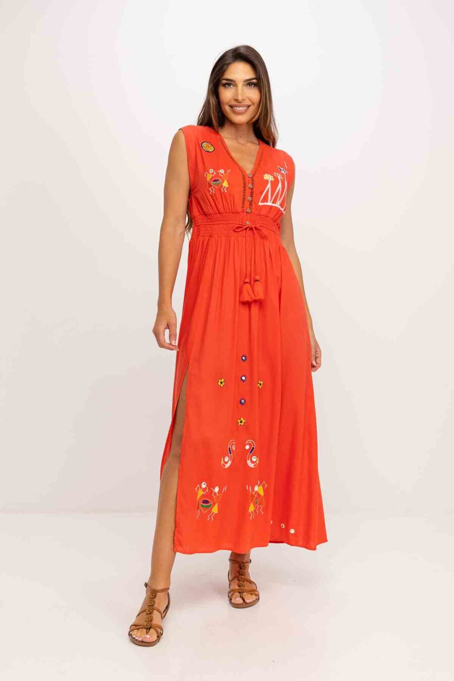 VESTIDO LARGO LISO BORDADO CON ABERTURAS EN LOS LATERALES CINTURA CON GOMAS ELASTICAS SIN MANGAS