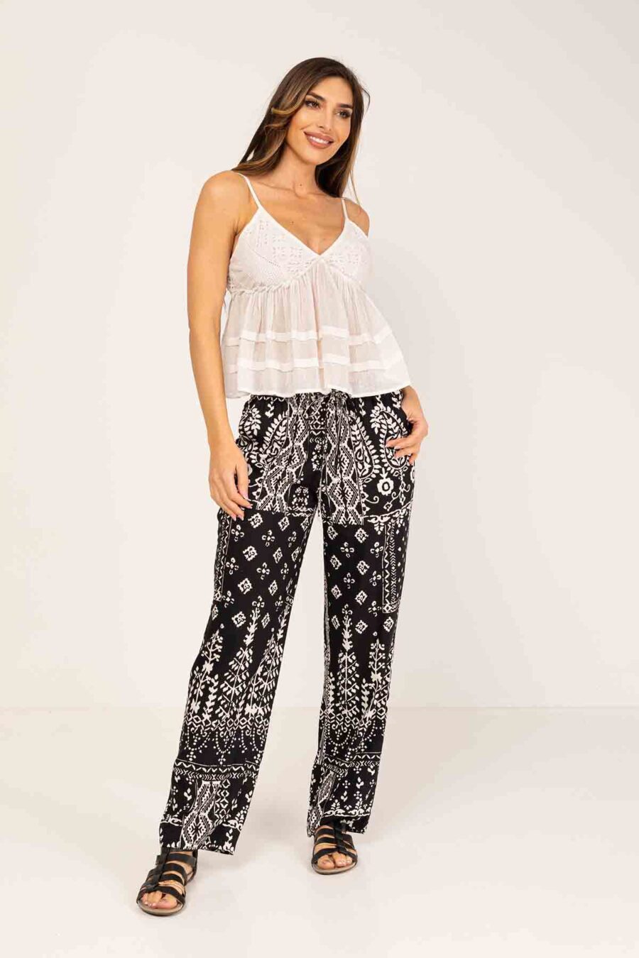 PANTALON ESTAMPADO MONO COLOR CON CINTURILLA ELASTICA CON CORDONES