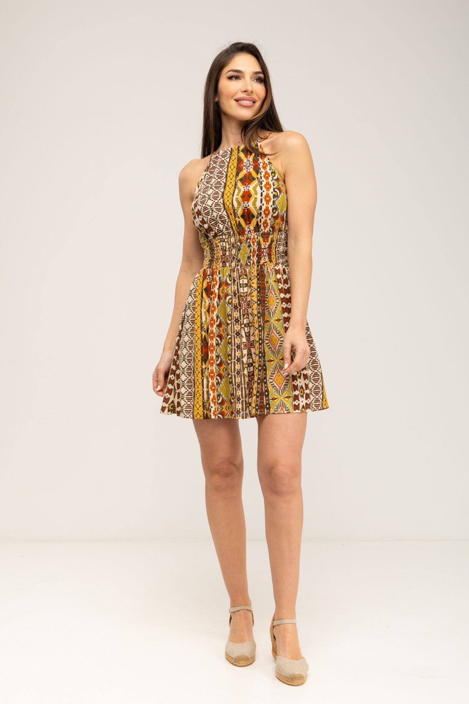 VESTIDO ESTAMPADO CON GOMA NIDO DE ABEJA EN CINTURA Y CUELLO HALTER