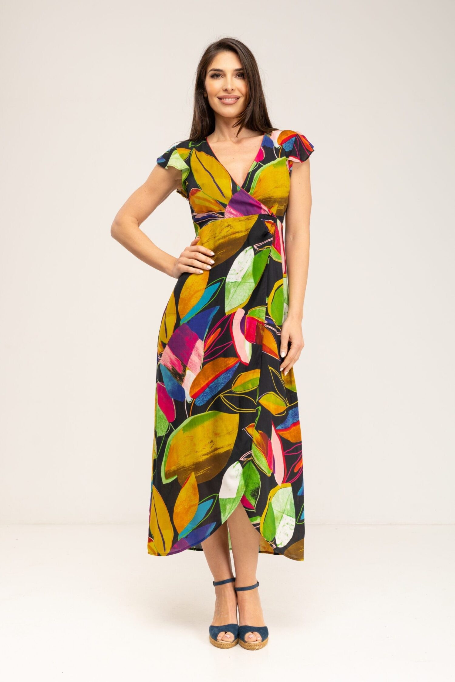 VESTIDO ESTAMPADO CRUZADO EN PECHO CON ABERTURA DELANTERA SOLAPADA