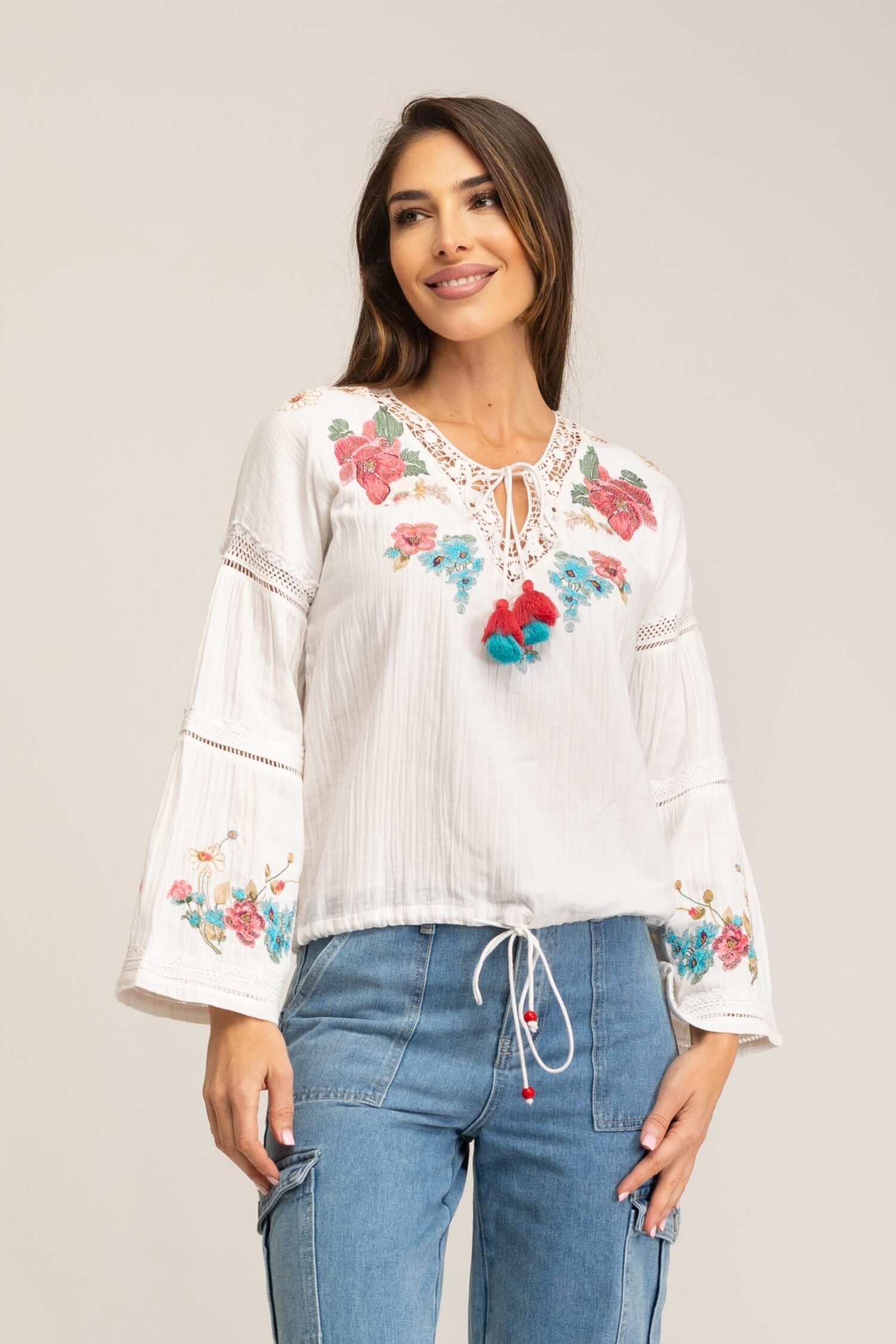 BLUSA ALGODÓN BORDADA CON CUELLO DE GUIPUR