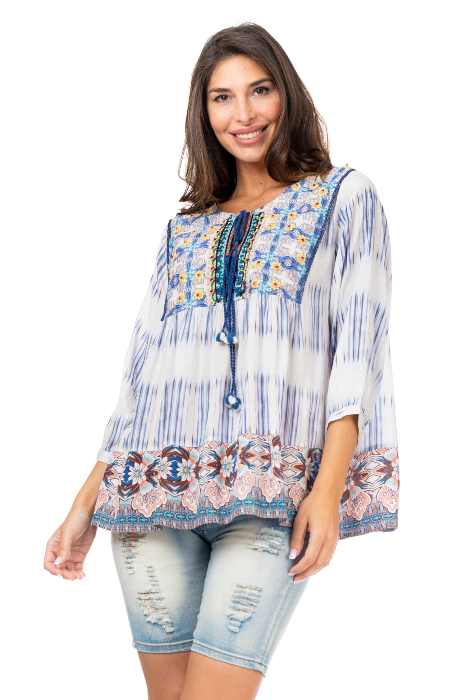 TUNICA CON DOS ESTAMPADOS CUELLO REDONDO ABIERTO CERRADO CON CORDONES Y BORDADO